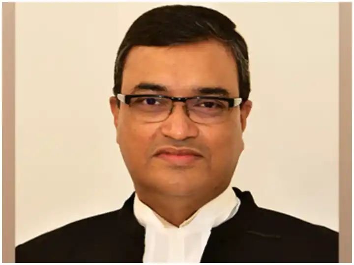 Justice Dipankar Dutta: बॉम्बे हाईकोर्ट के चीफ जस्टिस से सुप्रीम कोर्ट के न्यायाधीश बने दीपांकर दत्ता, CJI ने दिलाई शपथ।