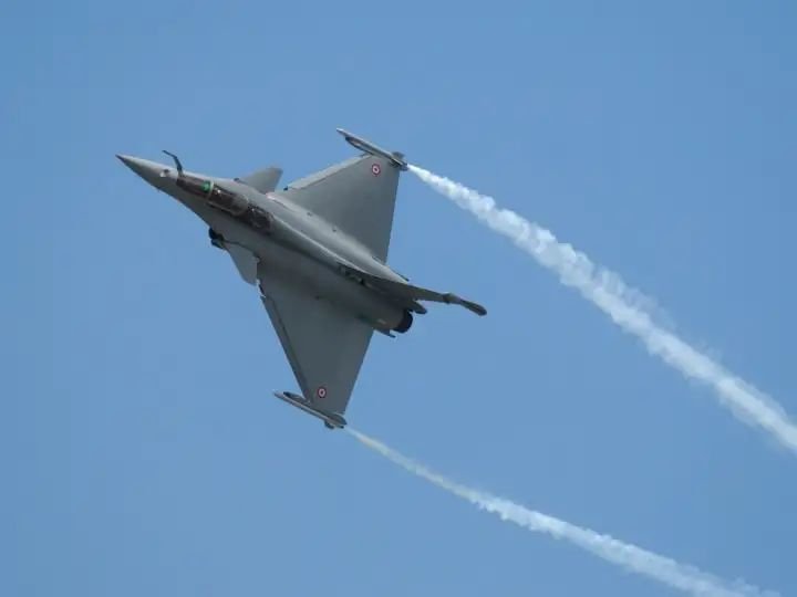 Defence :तवांग झड़प’ विवाद के बीच भारतीय वायुसेना करेगी युद्धाभ्यास, गरजेंगे Rafale और दिखेगी सुखोई की ताकत