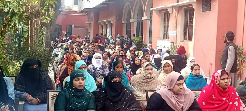 पटना सिटी:शिक्षक-अभिभावक संगोष्ठी में छात्रों को नियमित विद्यालय आने पर जोर