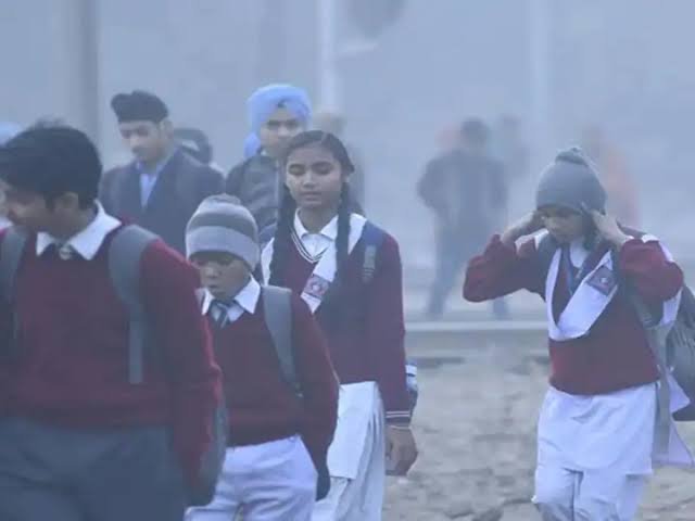 पटना जिलाअधिकारी का आदेश, आठवी कक्षा तक बंद रहेंगे सभी स्कूल