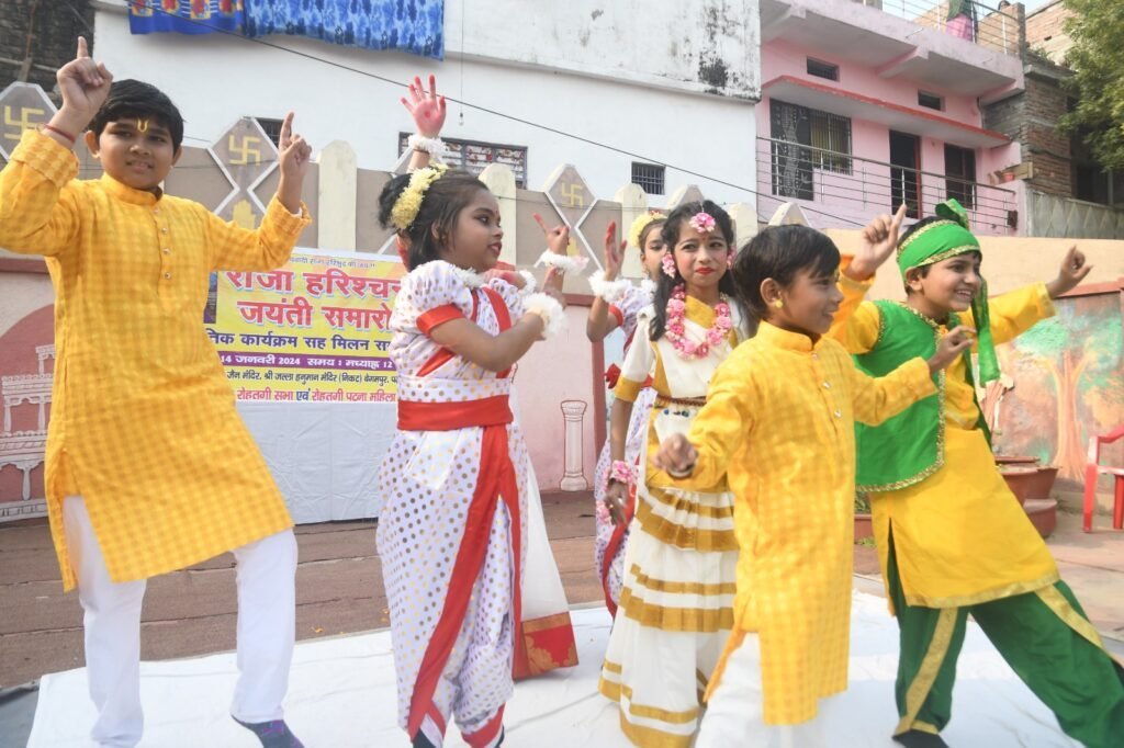 मिलन समारोह में रंगारंग सांस्कृतिक कार्यक्रमों पर जमकर हुई मस्ती
