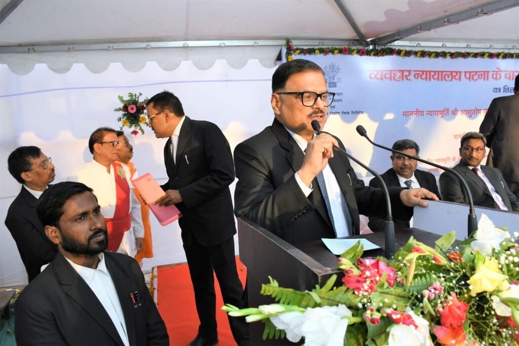 निचली अदालतों के अधिवक्ता न्याय व्यवस्था के मूल आधार हैं, नए अधिवक्ताओं को निचली अदालतों का अनुभव अवश्य प्राप्त करना चाहिए;जस्टिस आशुतोष कुमार