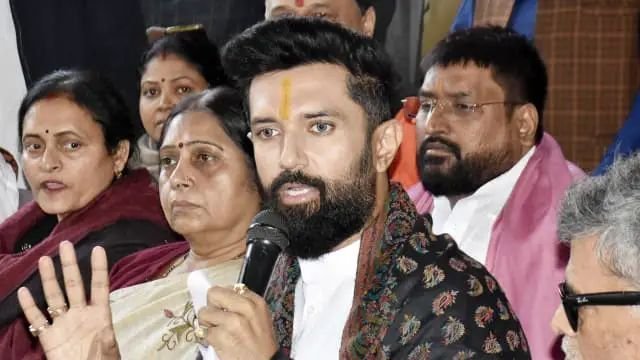 हाजीपुर से अपने नाम का चिराग पासवान ने किया ऐलान, पूछा- क्या पारस मोदी की 400 सीट में रोड़ा बनेंगे?