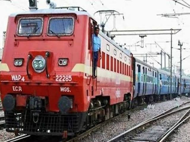 यात्रियों की सहूलियत के लिए रेलवे होली स्पेशल 14 नई ट्रेनें का संचालन करेगा।