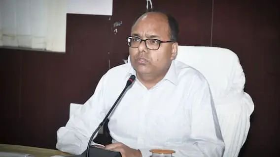पटना के डीएम ने 15 अंचल अधिकारियों का वेतन रोका, शो-कॉज नोटिस।