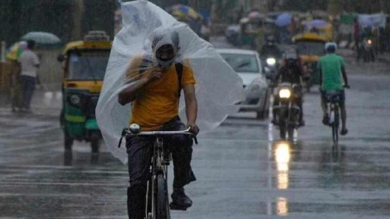 बिहार के 5 जिलों में मूसलाधार बारिश की चेतावनी, सावधान रहने की सलाह; पढ़ें मौसम का हाल