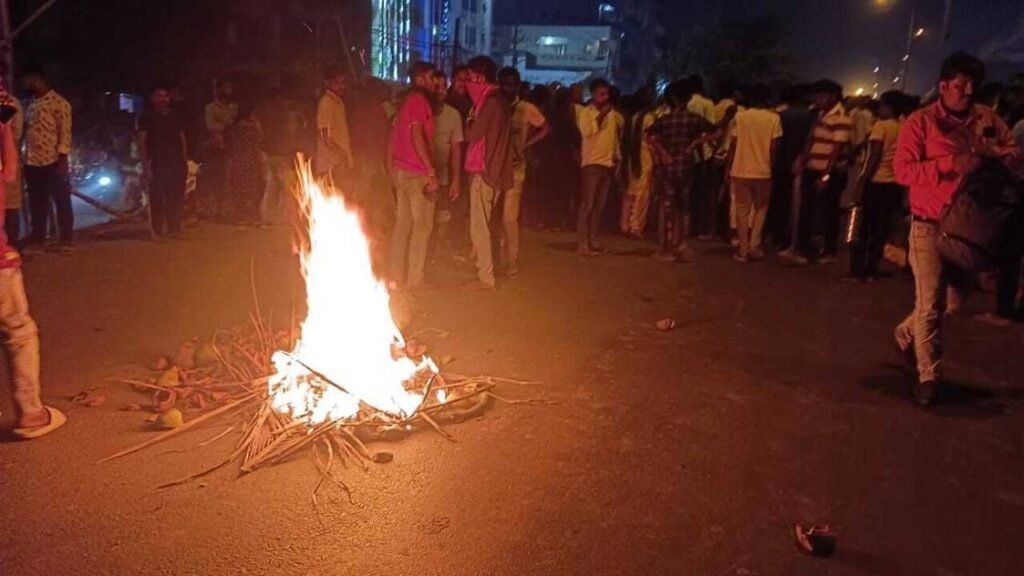 लापता राजमिस्त्री का शव मिला, आगजनी कर हंगामा