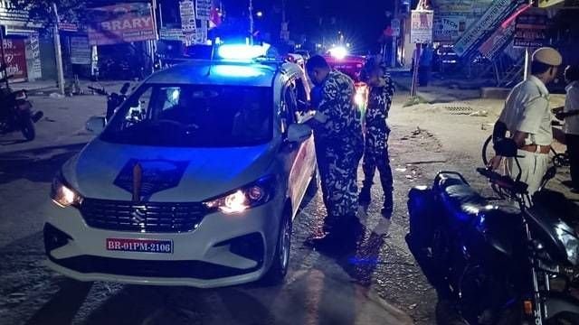 जहानाबाद में बीच सड़क अंधाधुंध फायरिंग से अफरातफरी।