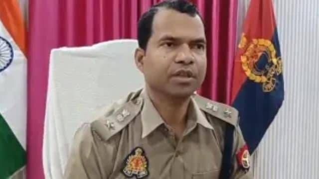 एक्शन में दिखे बलिया के पुलिस कप्तान, आदेश न मानने वाले एसएचओ और दारोगा निलंबित
