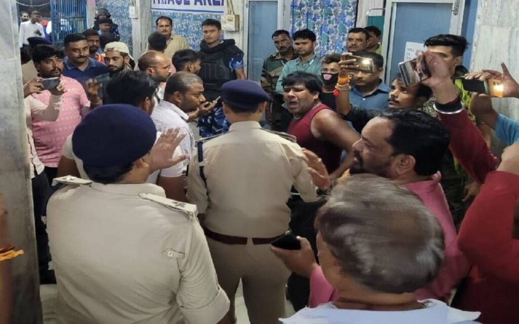 संपत्ति के लिए छोटे ने बड़े भाई की गोली मारकर की हत्या, परिजनों ने किया हंगामा