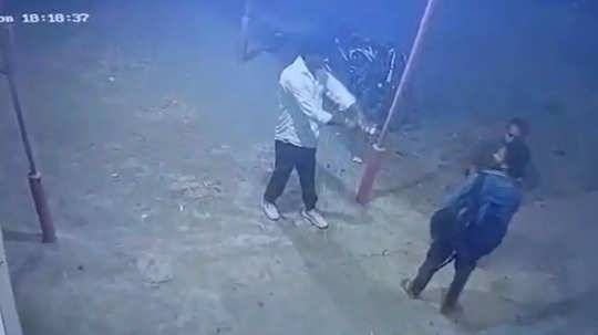 बाइक सवार बदमाशों ने CSP संचालक को मारी गोली, लाखों रुपए लूटकर हुए फरार