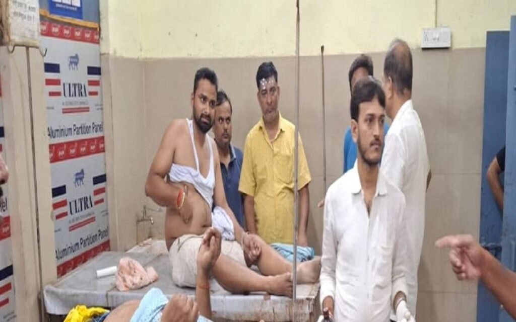 छठ मनाने आए छपरा, 10 मिनट बाद घर में घुसे डकैत, लूट का विरोध किया तो मारी गोली