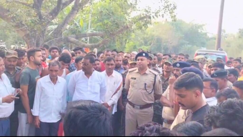 जमीन के लिए रिश्ते तार-तार, बेटा चलाता रहा गोलियां ; पिता जान बचाकर भागता रहा