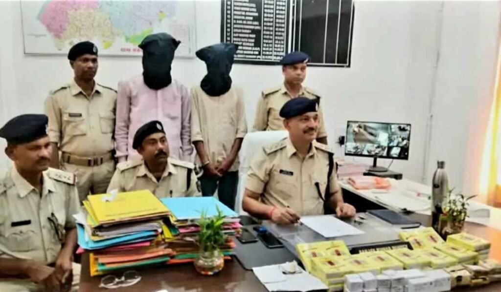 बिहार पुलिस को बड़ी सफलता, 820 कारतूस के साथ दो हथियार तस्कर गिरफ्तार, तीन फरार