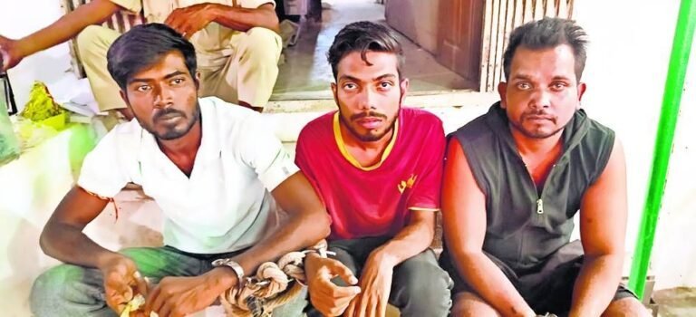 निजी कंपनी के स्टाफ से तीन लाख लूटने वाले तीन अपराधी गिरफ्तार