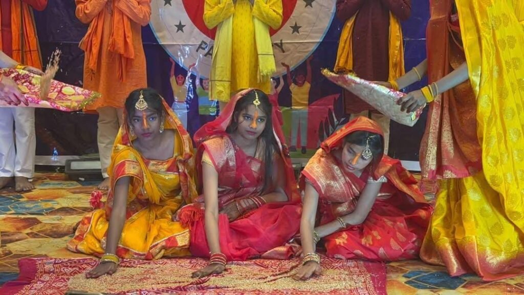 स्कूल के वार्षिकोत्सव में छात्रों ने रंगारंग व सांस्कृतिक प्रस्तुतियां कर मचाया धमाल