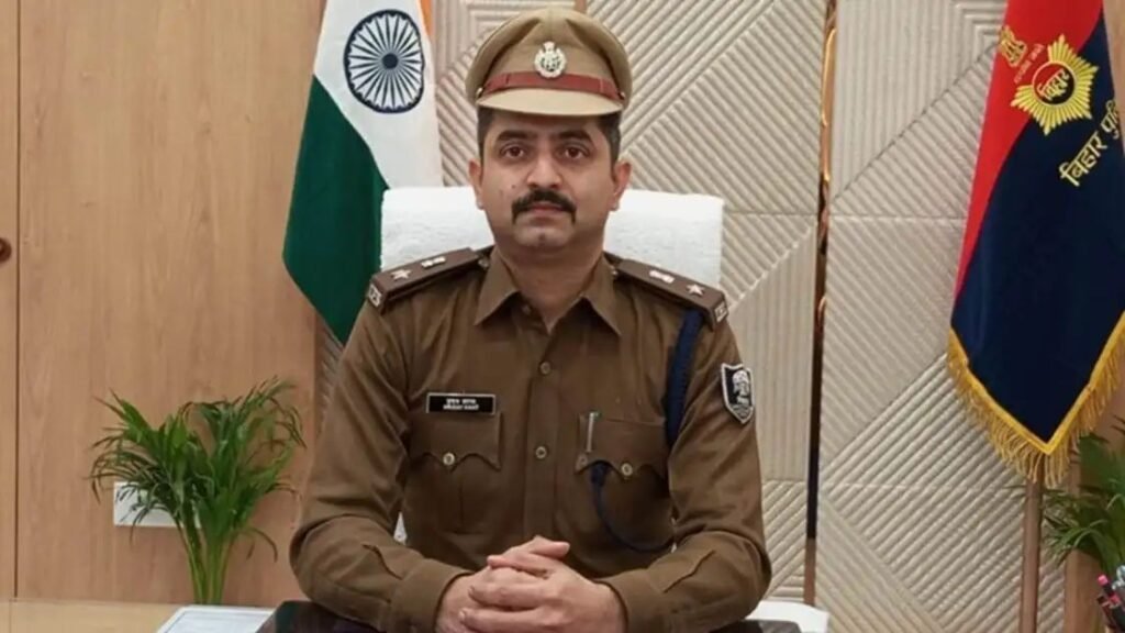 भागलपुर के SSP ने इंस्पेक्टर सहित 2 पुलिस अफसर लाइन हाजिर; 34 किए गए इधर से उधर