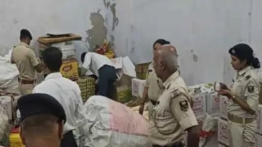 पटना सिटी के मारूफगंज में नकली घी फैक्ट्री का भंडाफोड़।