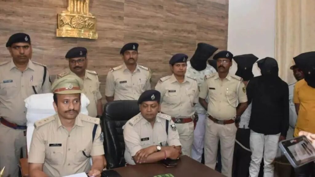 पुलिस रिमांड में रोशन मुखिया ने खोले राज, SSC परीक्षा में फर्जीवाड़ा? एक छात्र से वसूले जाते थे इतने रुपये