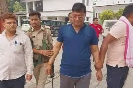 निगरानी विभाग के हत्थे चढ़े अभियंता;2 लाख की रिश्वत लेते रंगेहाथ पकड़े गए ।