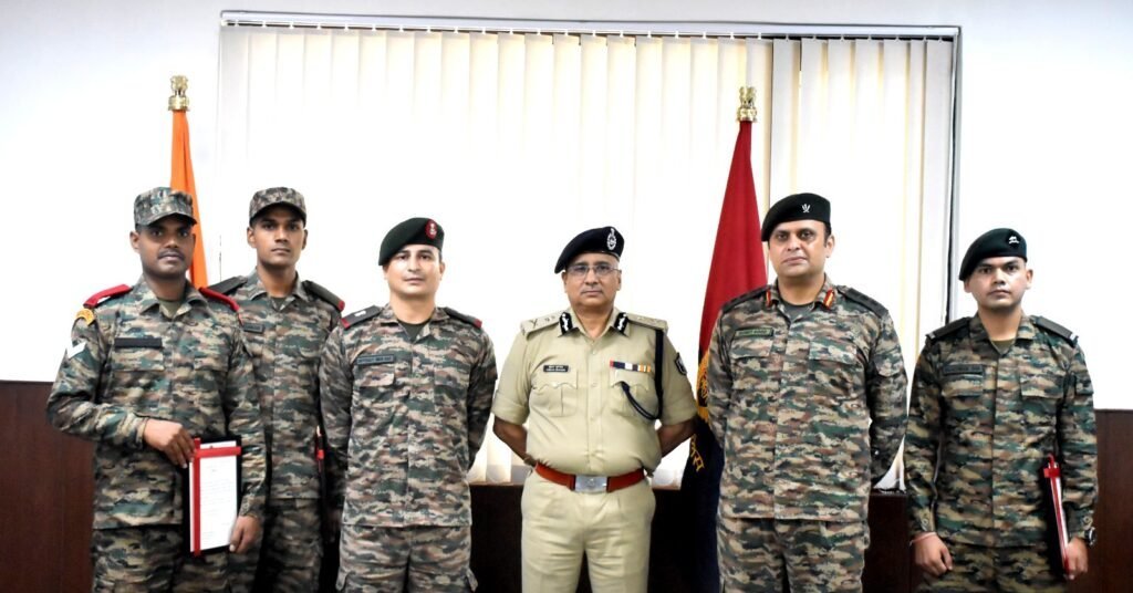 लाखों की लूट होने से बची: बिहार रेजिमेंट के 3 जवानों को बहादुरी के लिए मिला सम्मान