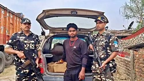बिहार में सुखे नशे का कारोबार गांजा तस्करी बढ़ी, नेपाल से लाई जा रही अधिक मात्रा में गांजे की खेप SSB ने पकड़ा