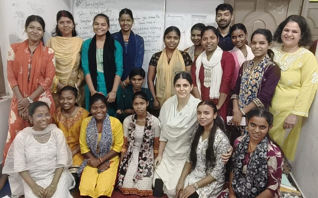 सेकंड चांस’ कार्यक्रम: शिक्षा की मुख्यधारा से जुड़ेंगी वंचित छात्राएं, कांतर इंडिया फाउंडेशन के CSR प्रमुख ने जांची प्रगति