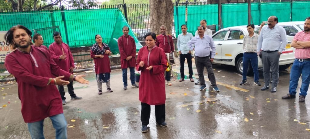 शास्त्री भवन में गूंजा स्वच्छता का शंखनाद: नुक्कड़ नाटक के जरिए विधायी विभाग ने पेश की मिसाल
