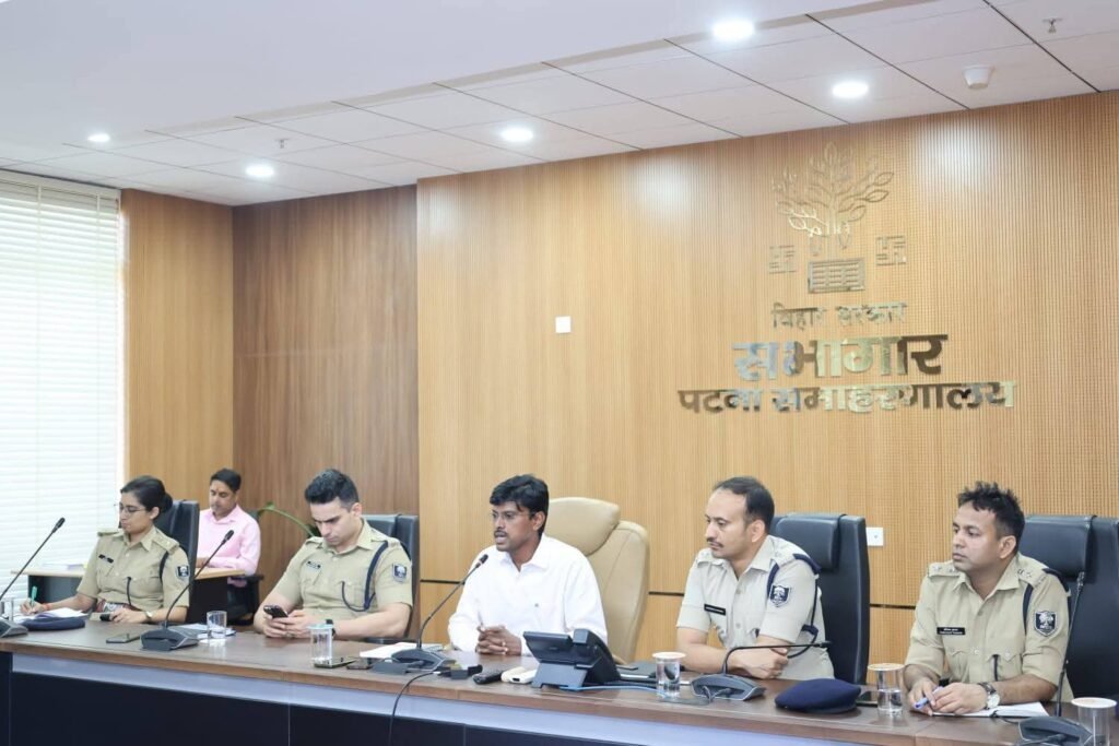 पटना में NH पर अतिक्रमण करने वालों की खैर नहीं: DM और SSP का बड़ा एक्शन, 15 दिनों में हटेंगे अवैध ढाबे और गाड़ियां