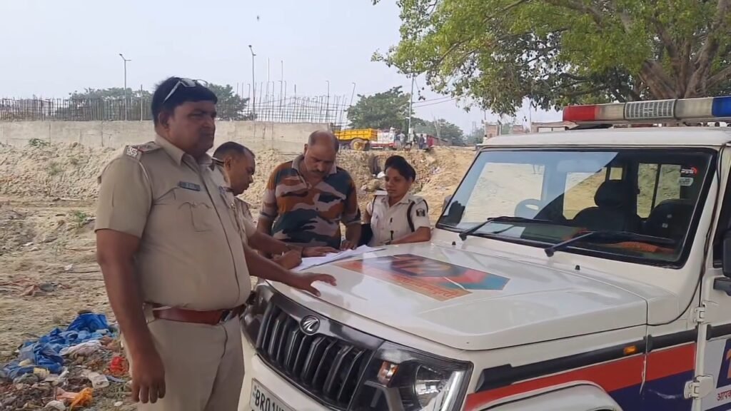 चौक थाना क्षेत्र के मिरचाई घाट पर गंगा में बहकर आया अज्ञात शव, पुलिस ने पोस्टमार्टम के लिए भेजा
