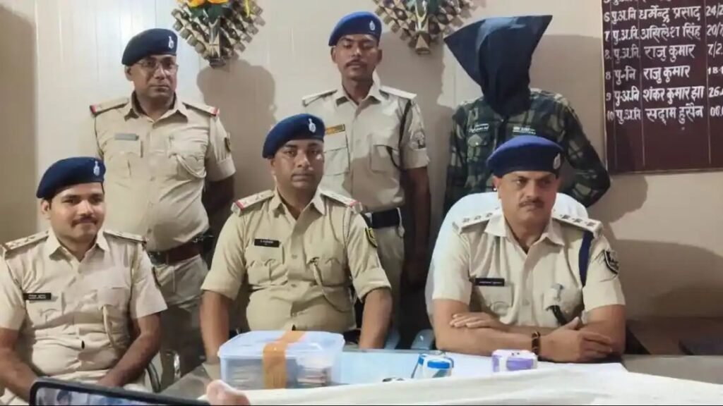 पटना सिटी: मोबाइल में राइफल की तस्वीर रख जमा रहा था धौंस, पुलिस ने स्मैक, कैश और हथियार के साथ किया गिरफ्तार